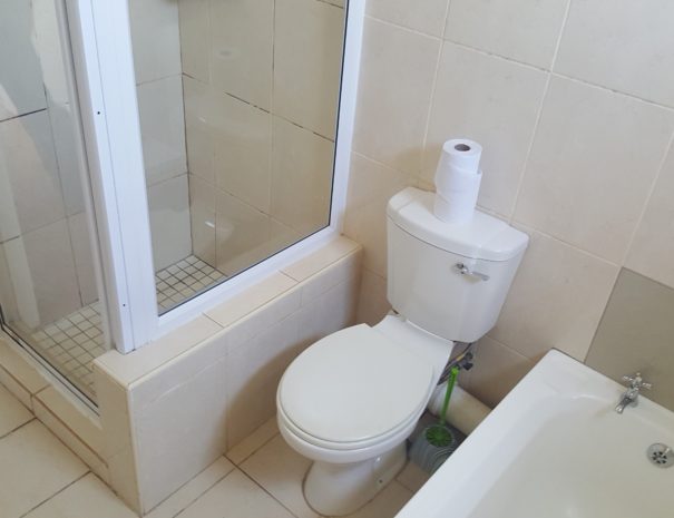 Bathroom situated at Kotzee road